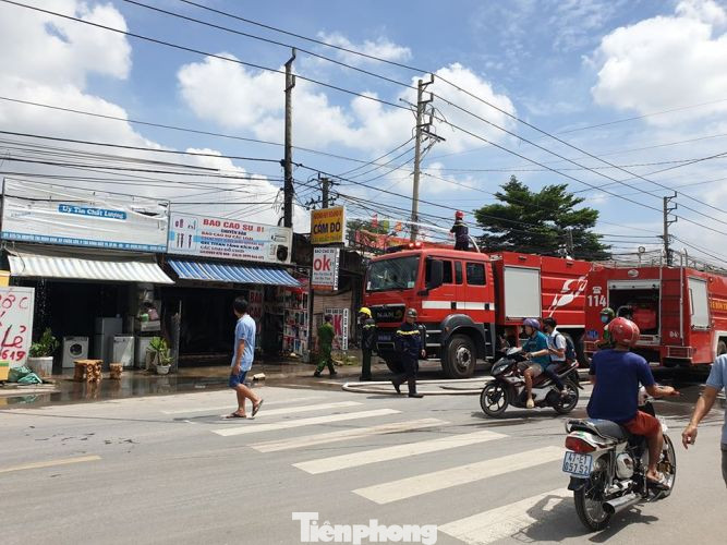 Danh tính 3 người tử vong trong vụ cháy tiệm cầm đồ ở Bình Dương ảnh 1
