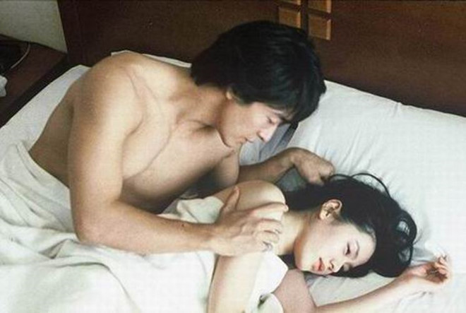 ‘Ngọc nữ’ Son Ye Jin: Hết khỏa thân trên phim đến nghi vấn đồng tính ảnh 3