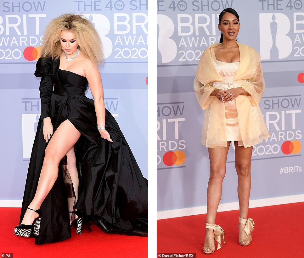 Dàn sao thảm đỏ Brits 2020: Hết ‘thả rông’ khoe ngực, đến váy xẻ sâu bất tận ảnh 23