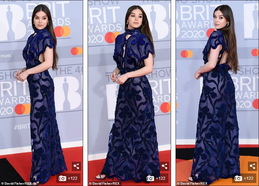 Dàn sao thảm đỏ Brits 2020: Hết ‘thả rông’ khoe ngực, đến váy xẻ sâu bất tận ảnh 10