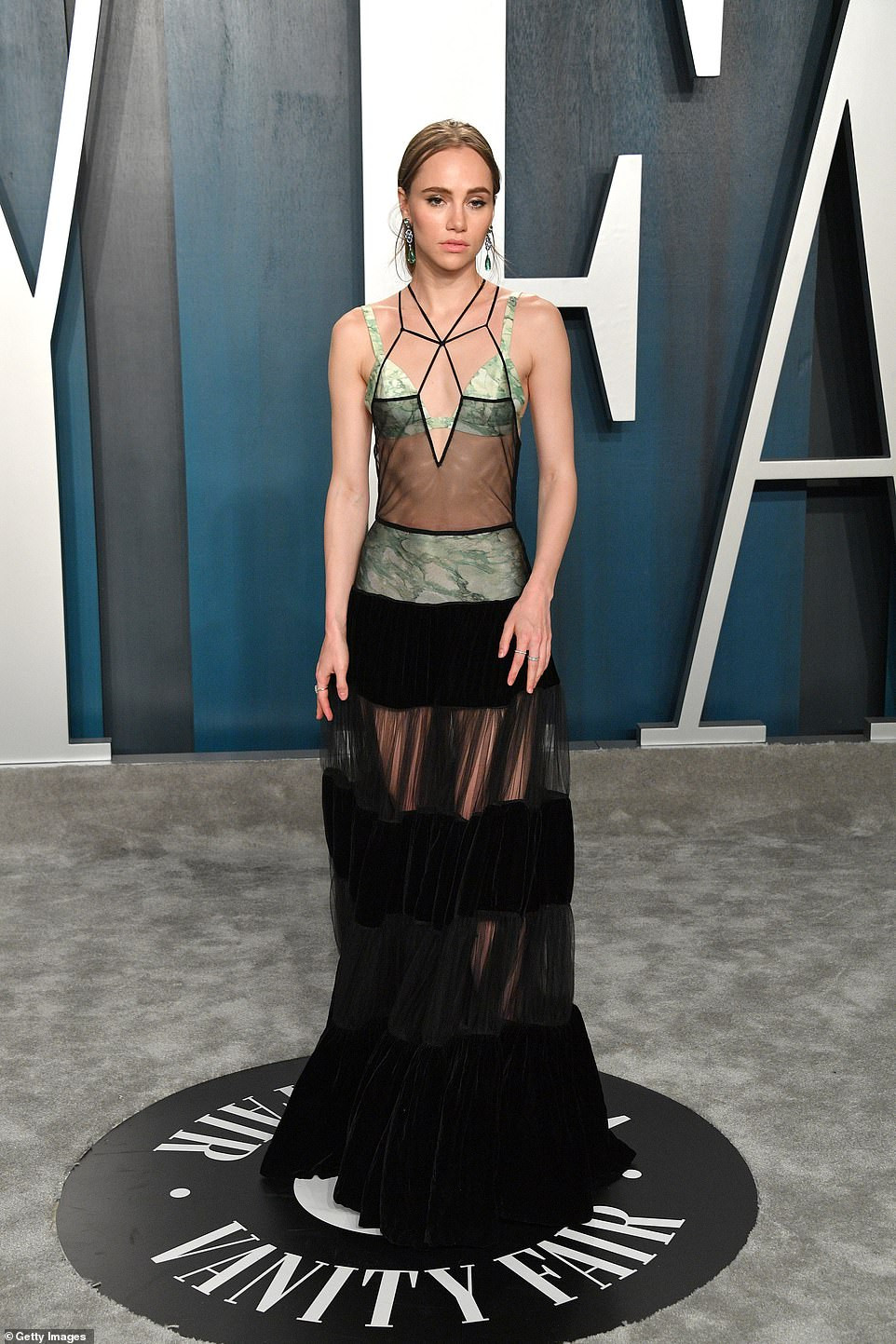 Tiệc hậu Oscar: Kim khoe ngực đầy vẫn kém vợ John Legend 'mặc như không' ảnh 21