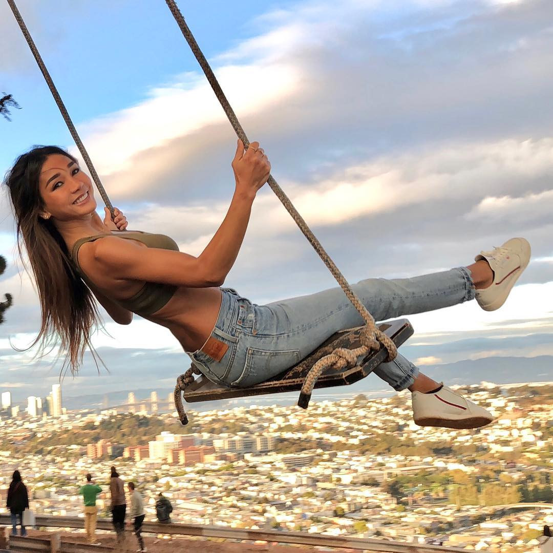 Bà mẹ U50 gây ‘bão’ mạng vì trẻ đẹp không kém con gái 19 tuổi ảnh 9