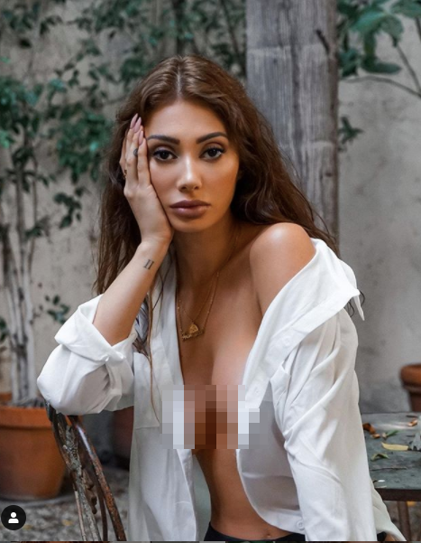 Mỹ nhân ‘Too Hot Too Handle’ trễ nải vòng một 'không nội y' ảnh 1