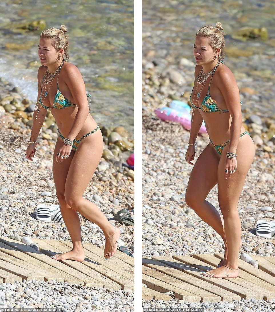 Rita Ora bị dân mạng chê khi mặc đồ bơi ảnh 6