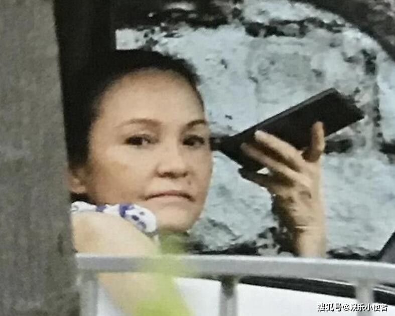 Mẹ Trương Bá Chi từng là mỹ nhân nức tiếng Hong Kong, làm tài xế xe công nghệ ảnh 2