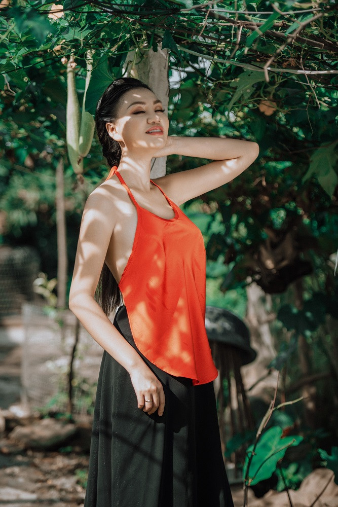 Trần Huyền Nhung tìm sự yên bình và thư giãn tâm hồn tại quê hương ảnh 2