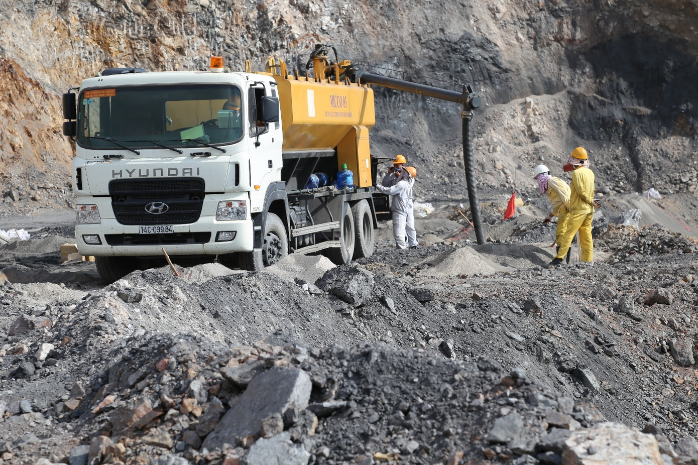 Quản lý, sử dụng vật liệu nổ công nghiệp: Nghiêm ngặt, khép kín và chuyên nghiệp ảnh 1