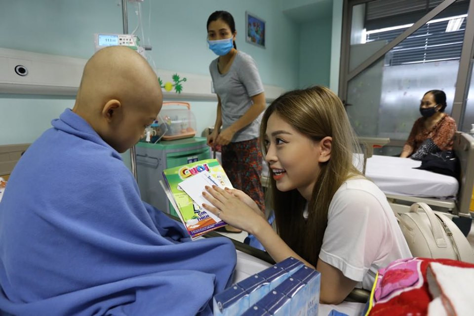 San sẻ yêu thương, nhân tình thân ái ảnh 2