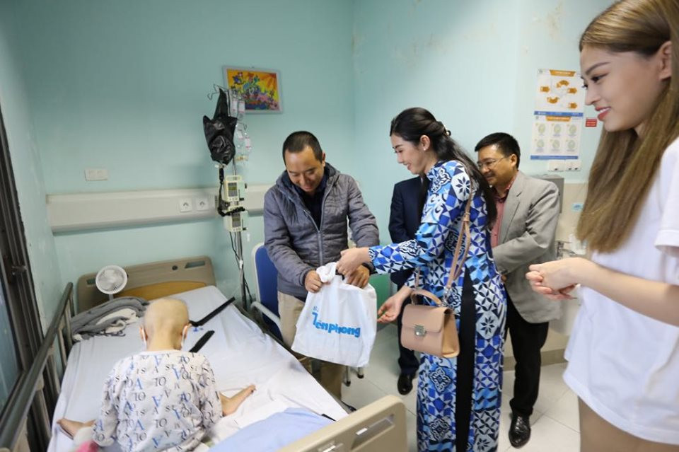 San sẻ yêu thương, nhân tình thân ái ảnh 4