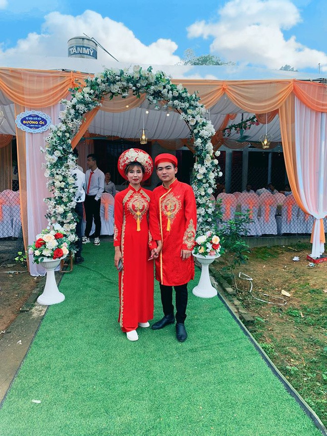 Đôi vợ chồng Phú Thọ đăng ký kết hôn sau 18 ngày hẹn hò qua mạng ảnh 1
