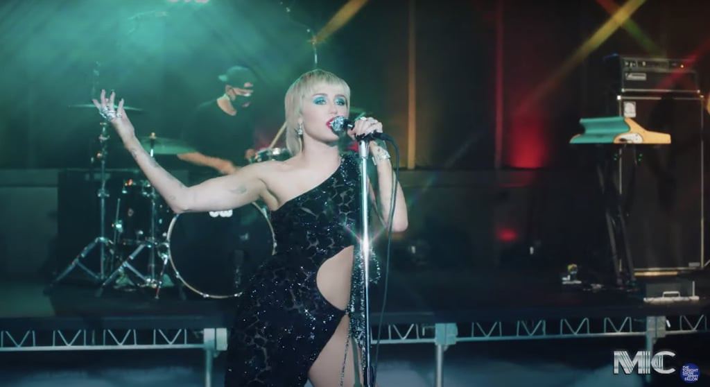 ‘Nóng mặt’ với bộ xáy xẻ hông cao vút của Miley Cyrus ảnh 4