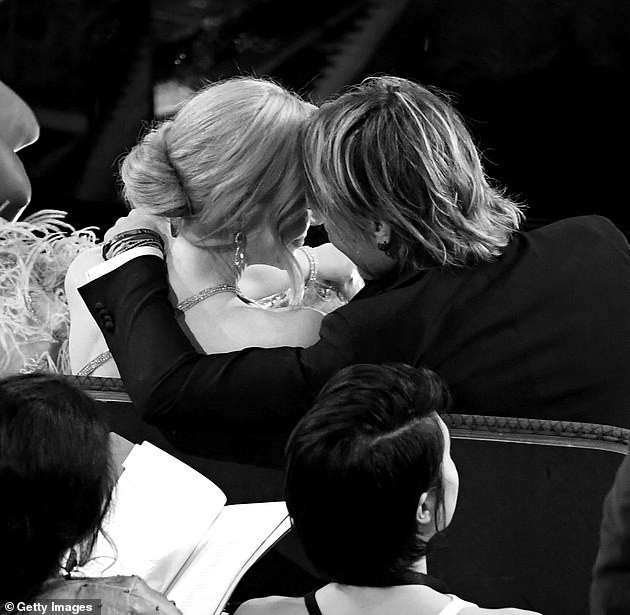 14 năm kết hôn vẫn như thuở mới yêu của ‘thiên nga nước Úc’ Nicole Kidman và Keith Urban ảnh 5