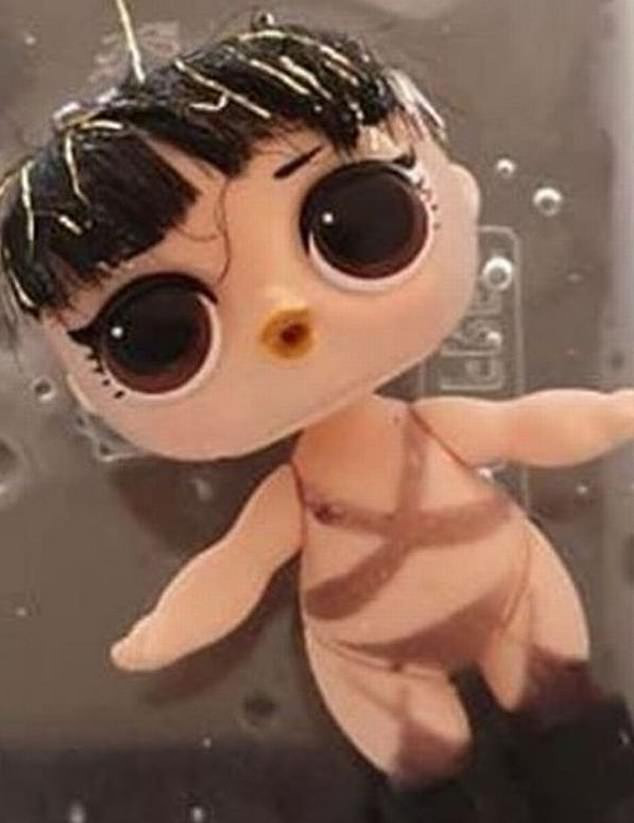 Bố mẹ phát hoảng với búp bê trẻ em lộ nội y khiêu gợi ảnh 4