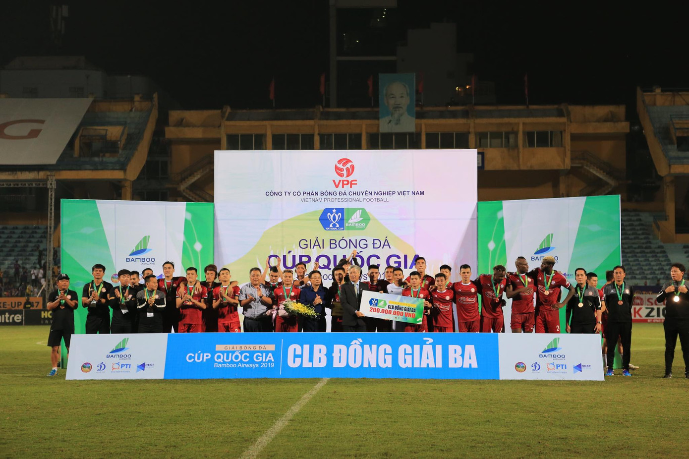 Trọng tài mắc sai lầm trong chiến thắng của Hà Nội trước Tp Hồ Chí Minh? ảnh 2