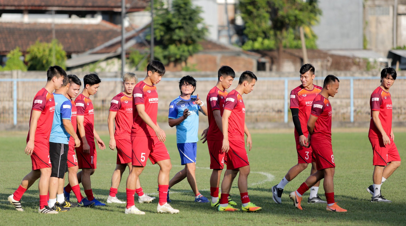 Tuyển thủ Việt Nam kêu đồ ăn tại Bali không hợp khẩu vị ảnh 1