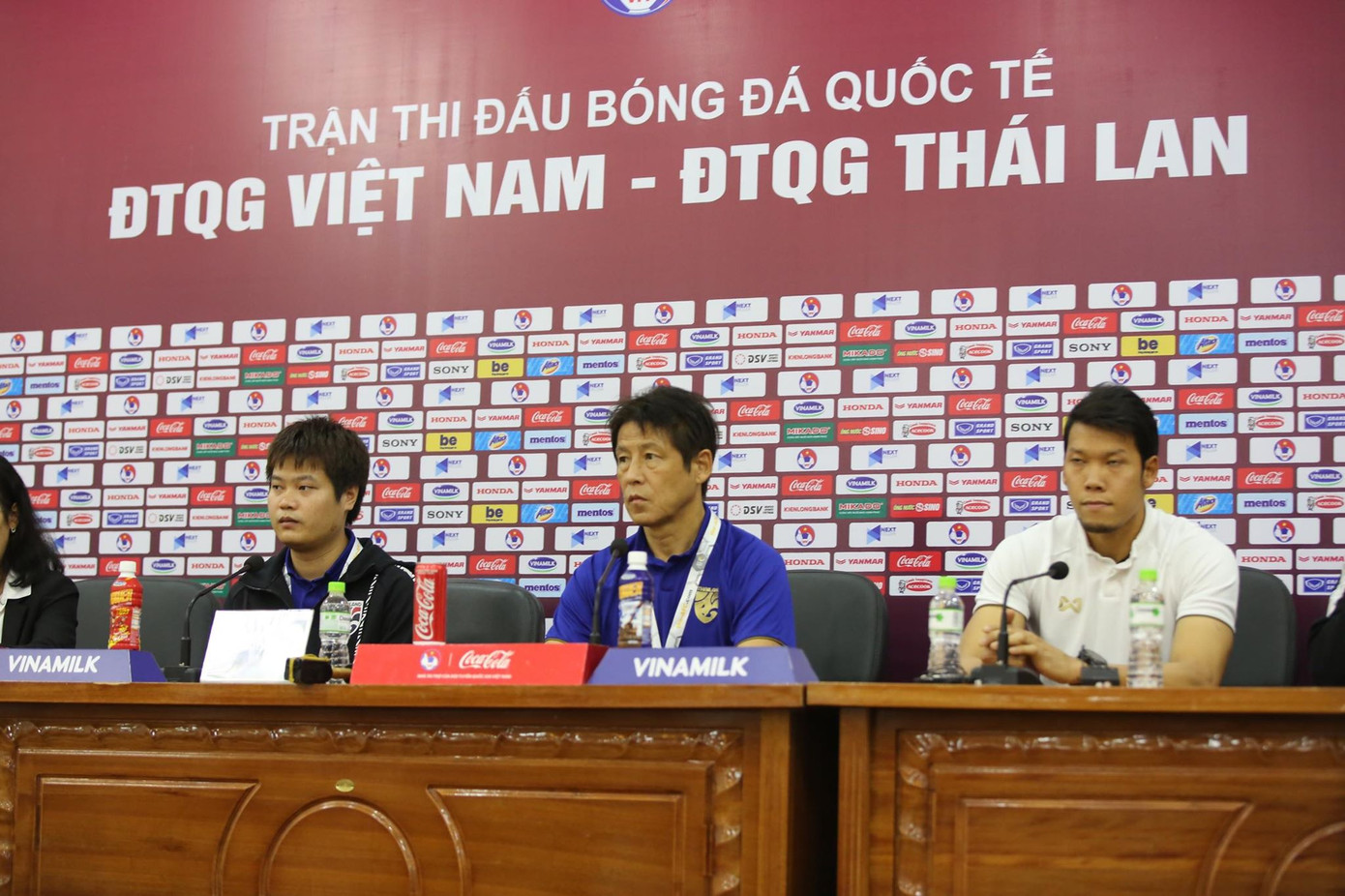 HLV Thái Lan thừa nhận áp lực, dùng từ 'thán phục' nói về tuyển Việt Nam ảnh 1