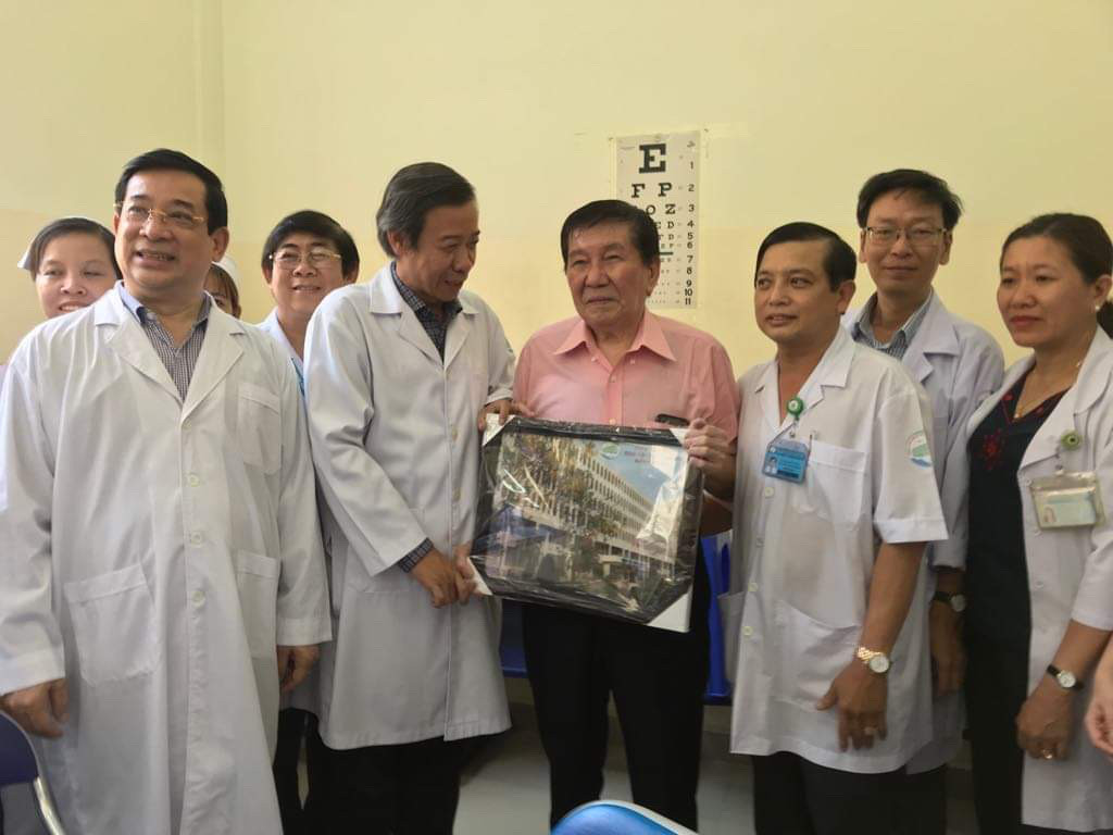 Bệnh nhân Covid-19 lớn tuổi nhất Việt Nam: 'Bác sĩ đưa tôi từ cõi chết trở về' ảnh 4