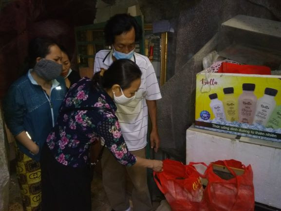 Đau đớn tìm hũ cốt người thân ở chùa Kỳ Quang 2, thấy bài vị-di ảnh vứt khắp nơi ảnh 10