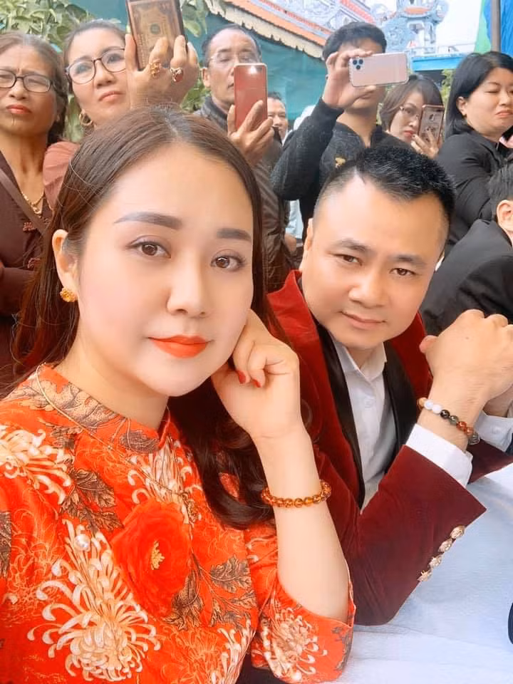 Điều ít biết về người vợ giáo viên đảm đang của NSND Tự Long ảnh 1