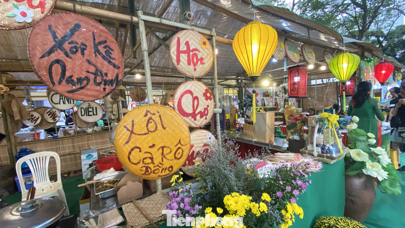 Người Sài Gòn ùn ùn đi chơi Tết sớm ảnh 18