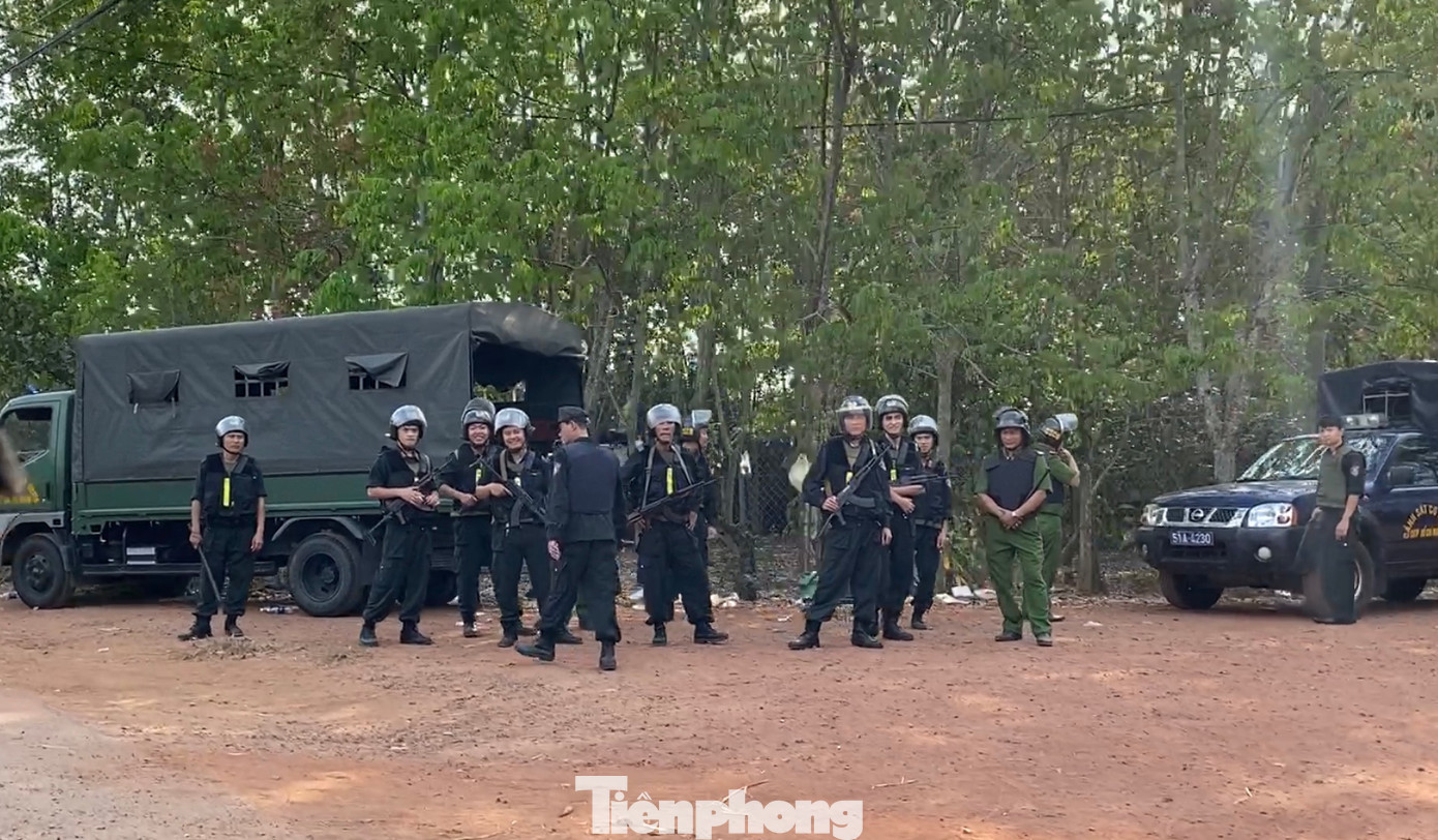 Trắng đêm vây bắt nghi can bắn chết 4 người ở TPHCM ảnh 5