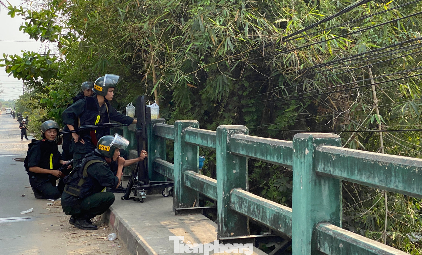 Thứ trưởng Bộ Công an trực tiếp chỉ đạo vây bắt nghi can nổ súng giết 4 người ảnh 1