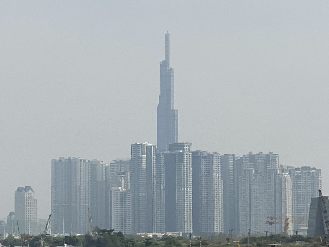 Xe máy là nguồn gây ô nhiễm không khí ở TPHCM ảnh 2