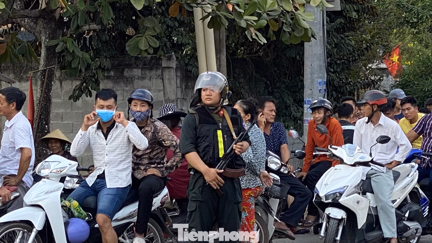 Trắng đêm vây bắt nghi can bắn chết 4 người ở TPHCM ảnh 2