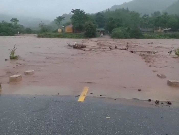 Quảng Trị huy động lực lượng tìm kiếm người bị lũ cuốn mất tích ảnh 1