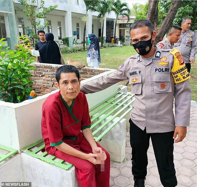 Indonesia: Cựu sĩ quan 'từ cõi chết trở về' sau trận sóng thần kinh hoàng năm 2004 ảnh 2