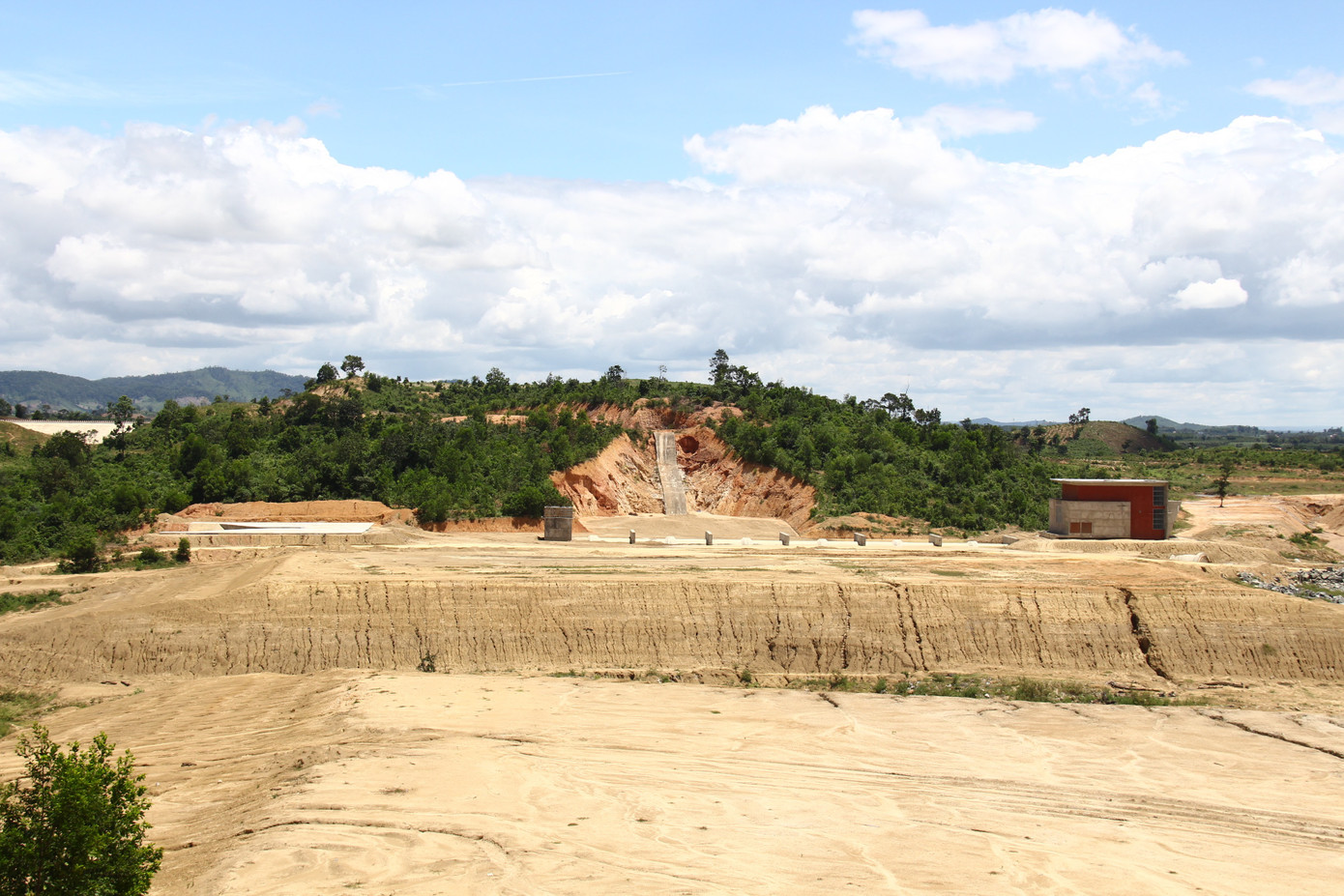 Chủ tịch xã bị bắt vì 'thiếu trách nhiệm' trong dự án thuỷ lợi hơn 4.400 tỷ ảnh 1