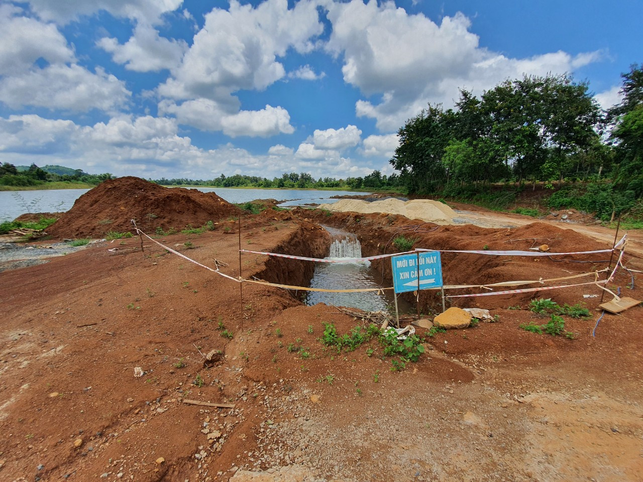 Cận cảnh dự án cải tạo hồ huyện có dấu hiệu lừa dối tỉnh ảnh 6