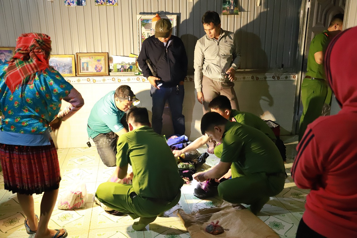 Đắk Nông: Bắt 2 đối tượng vận chuyển 10 bánh heroin ảnh 1