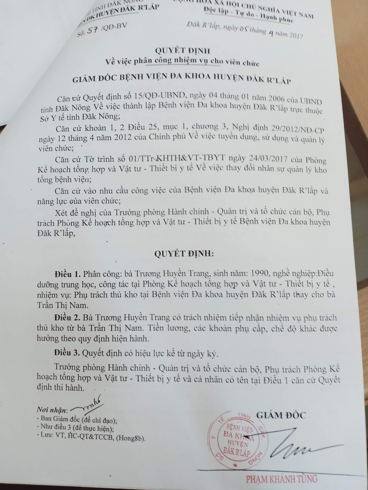 Thu hồi quyết định giao nữ 9X nhân viên hợp đồng phụ trách nhiều phòng ảnh 4