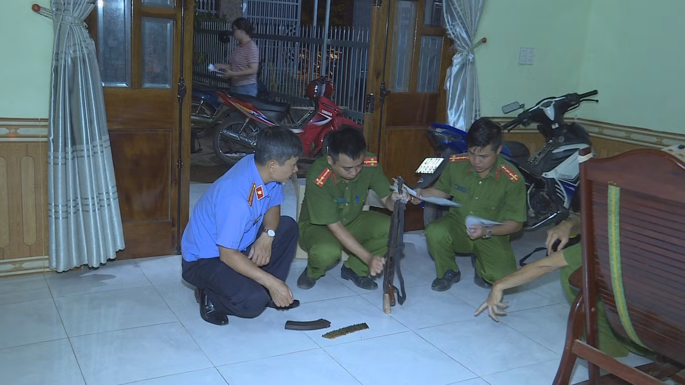 Vụ nổ súng AK, đôi nam nữ nguy kịch: Do người yêu đòi chia tay? ảnh 1