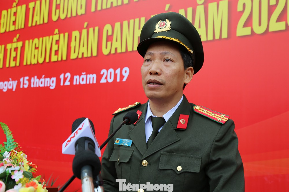 Đội nữ cảnh sát cơ động xinh đẹp ra quân trấn áp tội phạm dịp cuối năm ảnh 2