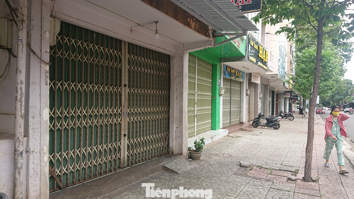 TP Buôn Ma Thuột: Hàng quán đóng cửa sau 'lệnh' cách ly xã hội ảnh 1