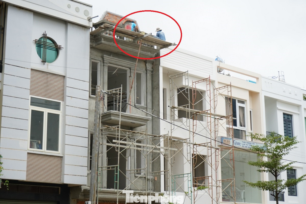 Xẻ 'đất vàng' làm nhà trái phép: Chủ tịch tỉnh Đắk Lắk chỉ đạo 'nóng' ảnh 1