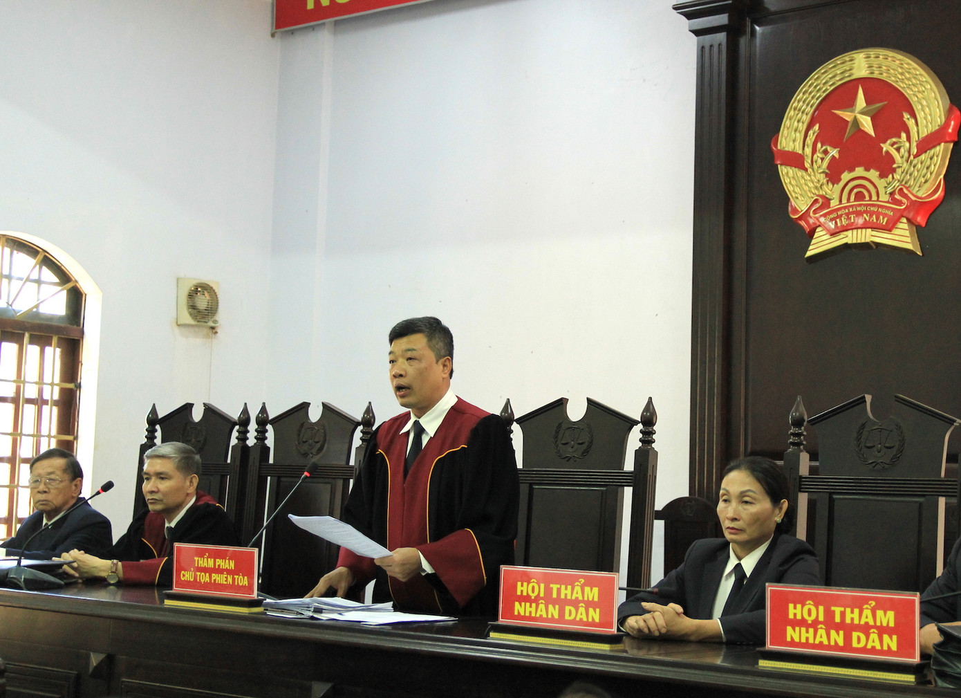 Hoãn xử 'trùm' xăng giả Trịnh Sướng do 1 bị cáo nhập viện tâm thần ảnh 1