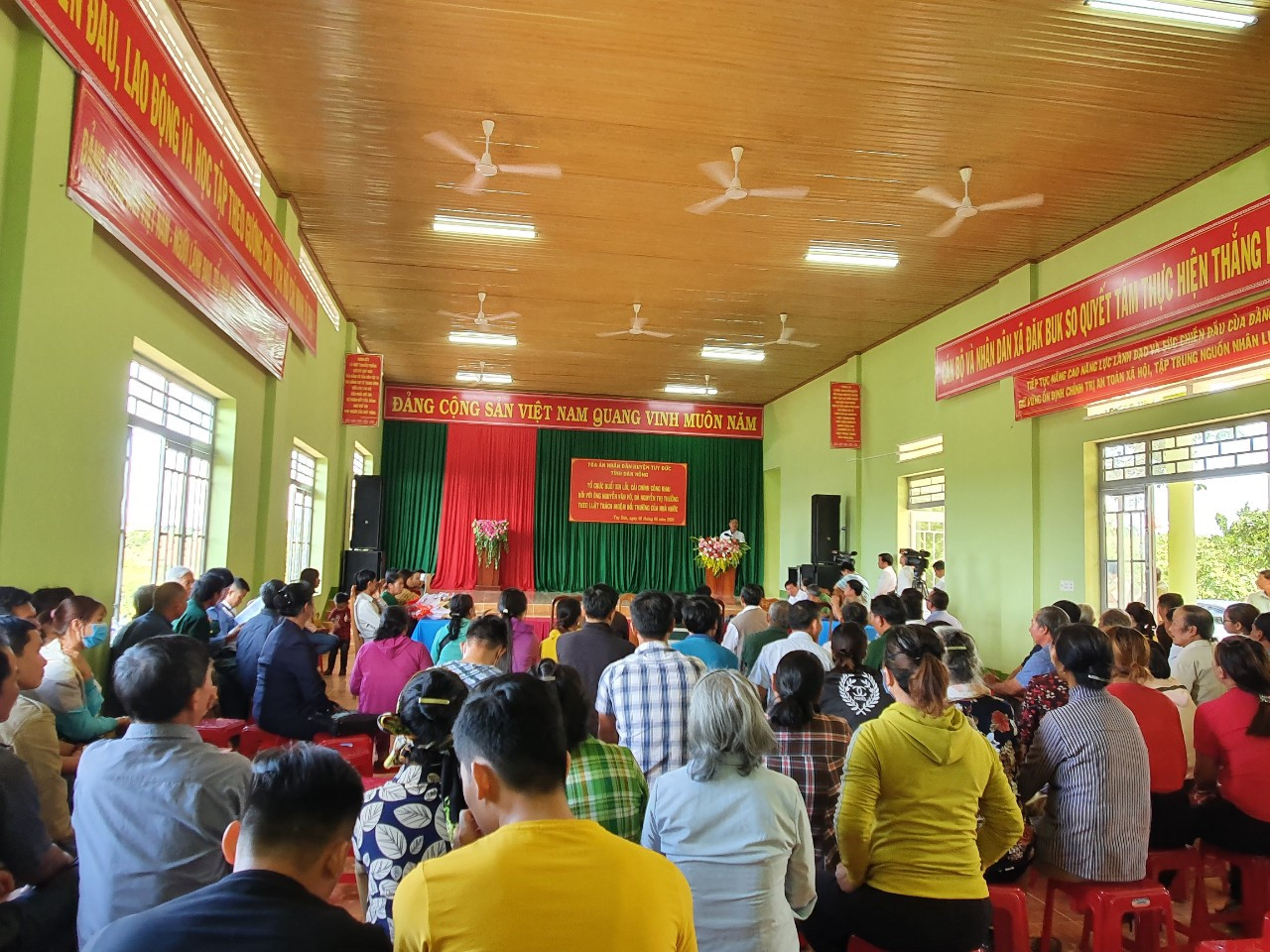 Bắt giam, khép tội tuỳ tiện, Tòa án phải xin lỗi công khai ảnh 2