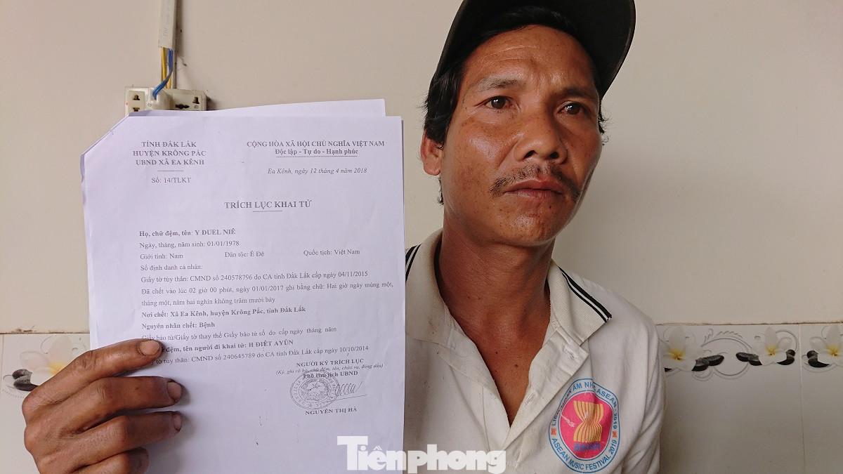 Hy hữu vợ 'quyết' khai tử cho chồng dù đang vô cùng khỏe mạnh ảnh 1