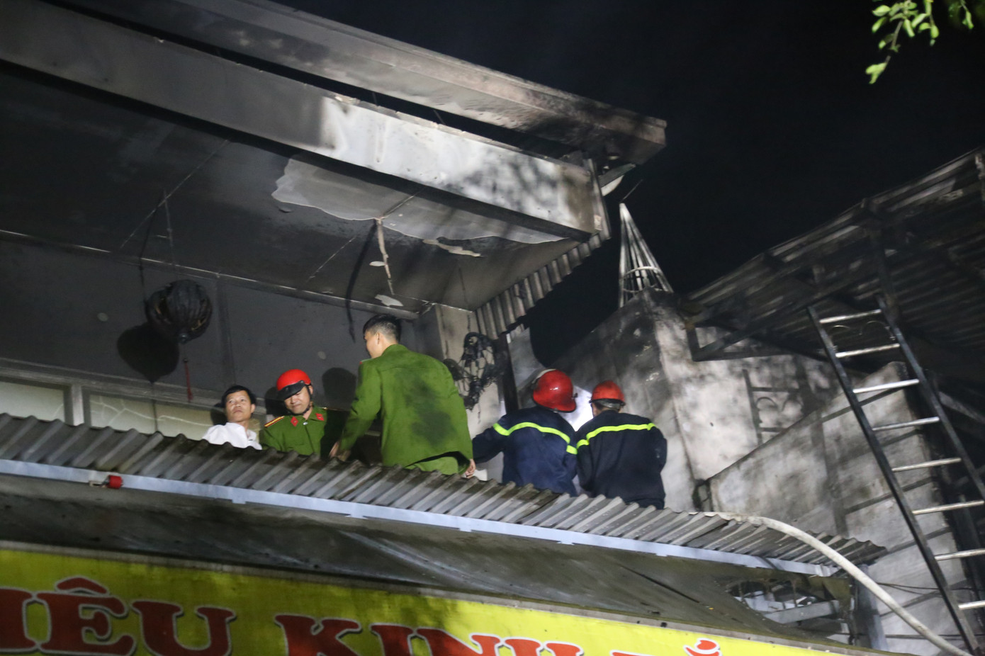 Đắk Lắk: Cháy nhà hàng trong đêm khách tháo chạy tán loạn ảnh 1