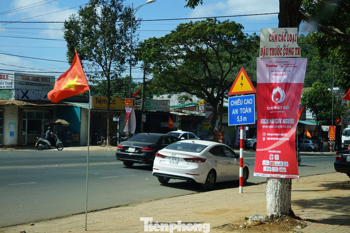 Chủ nhật Đỏ ở Tây Nguyên ngày 2/2: Hơn 2.200 người dân huyện Ea Kar muốn hiến máu ảnh 2