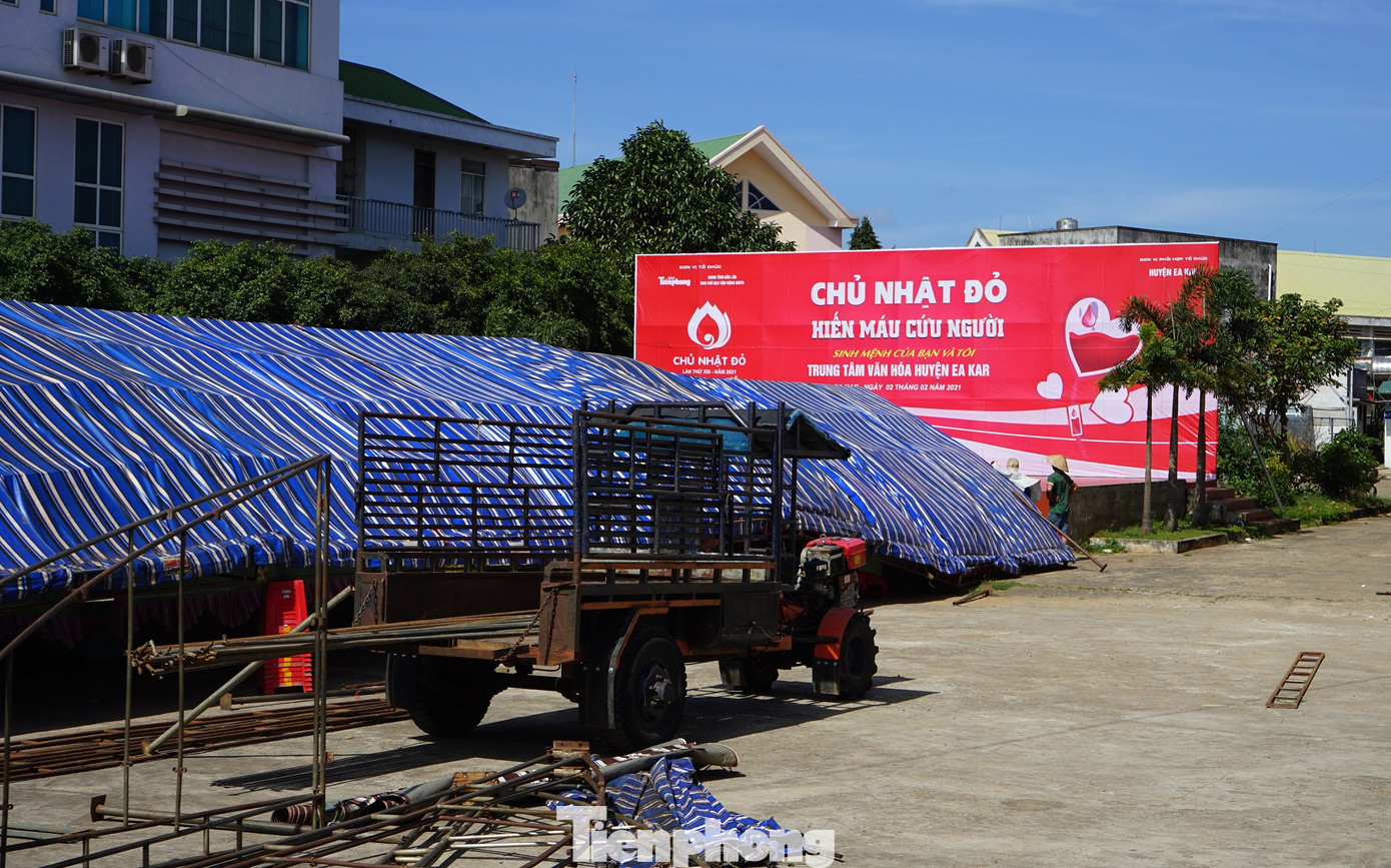 Chủ nhật Đỏ ở Tây Nguyên ngày 2/2: Hơn 2.200 người dân huyện Ea Kar muốn hiến máu ảnh 1
