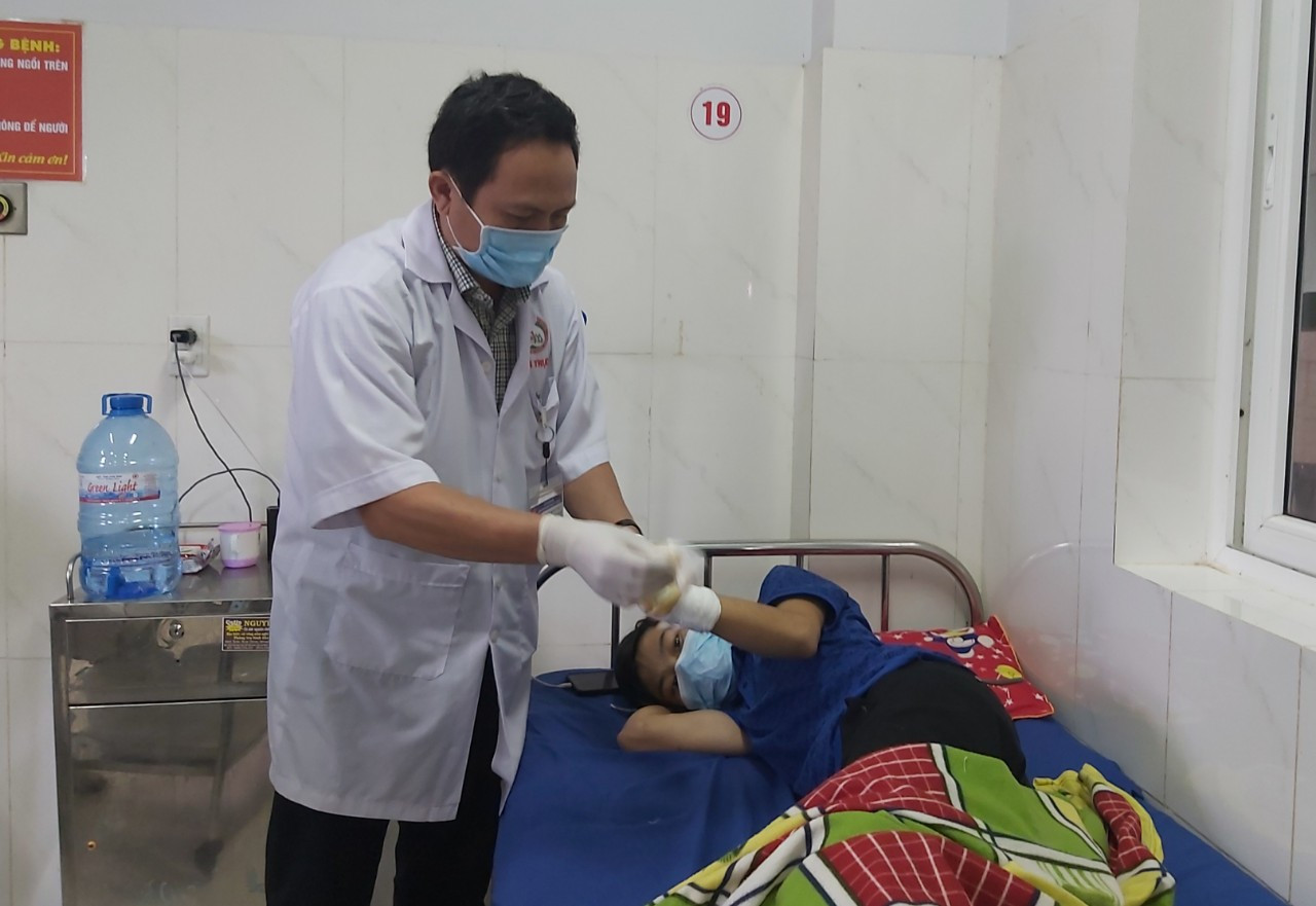 Bác sĩ nói về thông tin 'bệnh nhân ung thư đụng dao kéo sẽ nhanh chết' ảnh 4