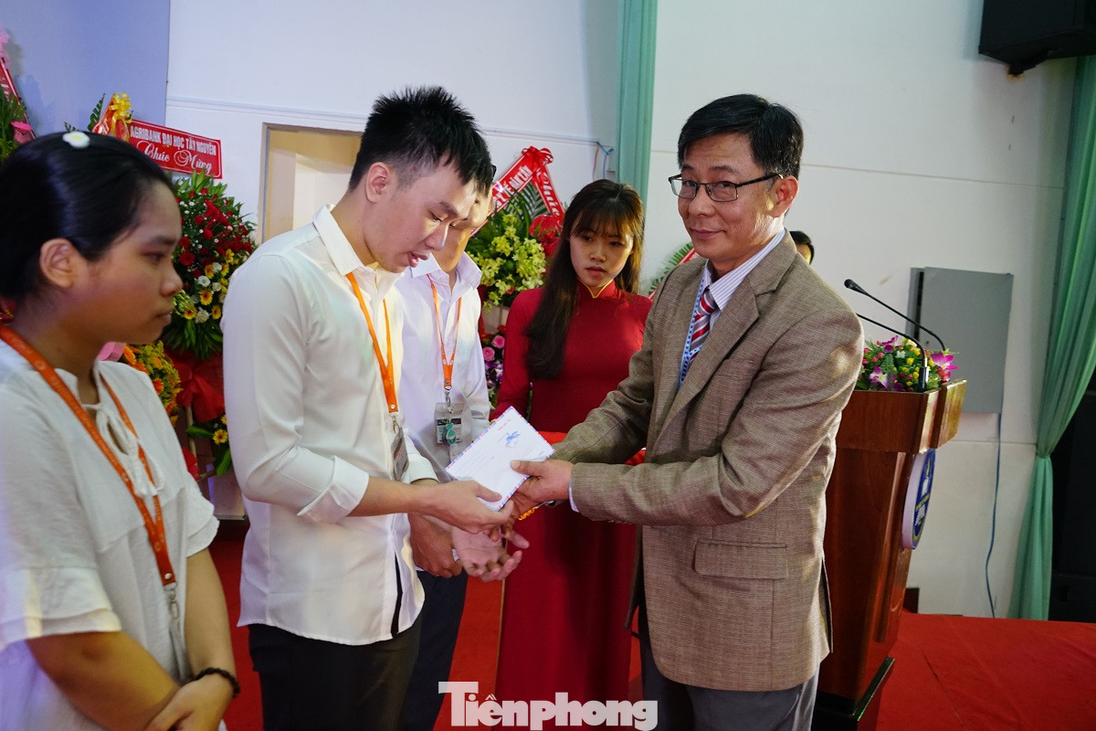 Tân thủ khoa Trường Đại học Tây Nguyên là nữ sinh viên ngành y ảnh 1