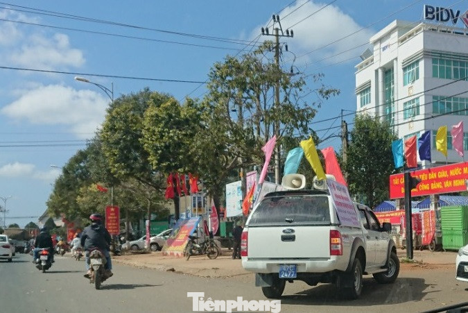 Chủ nhật Đỏ ở Tây Nguyên ngày 2/2: Hơn 2.200 người dân huyện Ea Kar muốn hiến máu ảnh 3