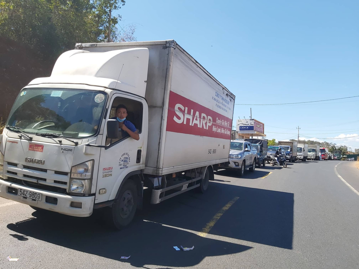 Tai nạn liên hoàn trên QL14, giao thông tê liệt nhiều giờ đồng hồ ảnh 3