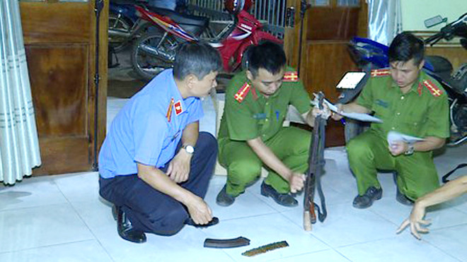 Kẻ dùng súng AK sát hại người yêu liên tục tìm cách tự tử trong trại tạm giam ảnh 1