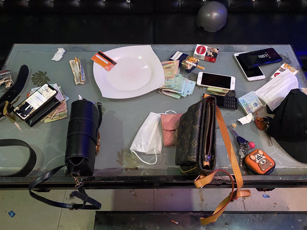 Tiệc ma túy của 8 thanh niên ở quán karaoke ảnh 1